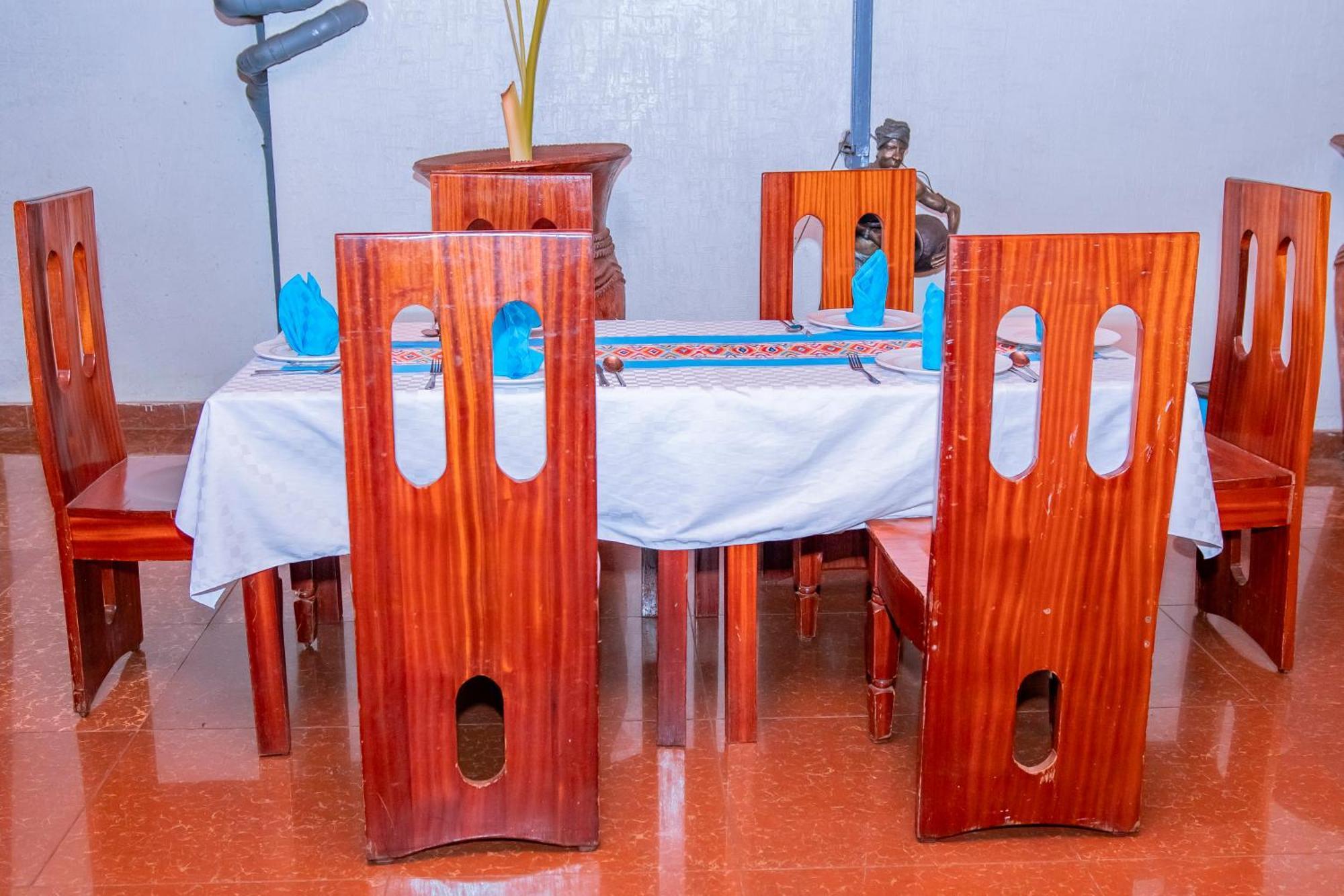 B.Maurice Guest House Kigali Exteriör bild
